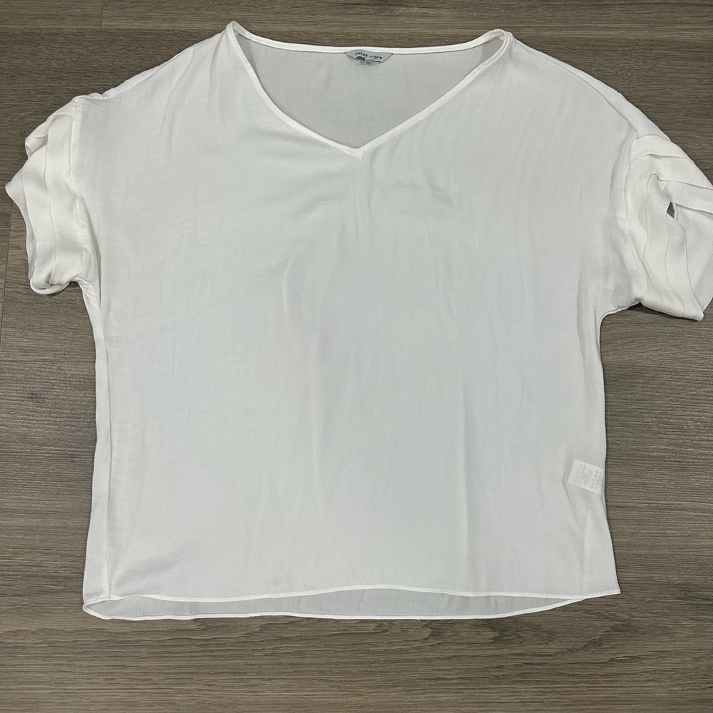 Naked Zebra White V-Neck Short Sleeve Top